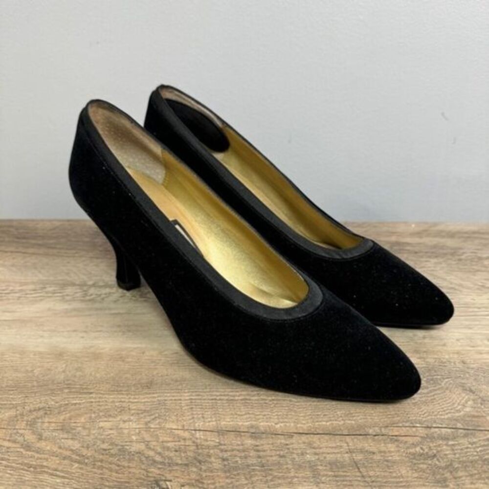 Nina Classic Black Heels